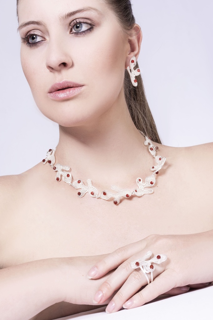 COLLAR IDENTIDAD EN PLATA