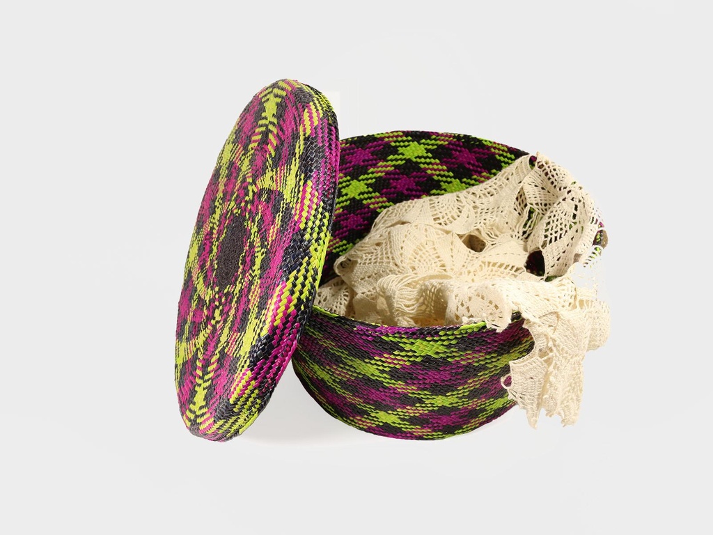 APC13 - COSTURERO DE PAJA CON TAPA