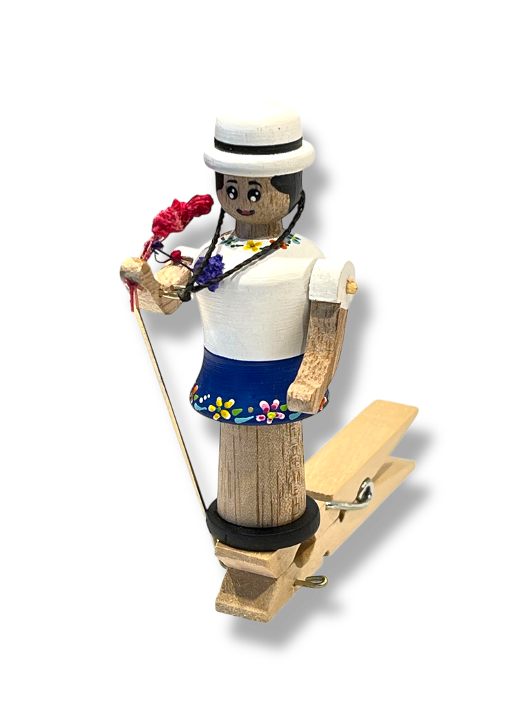 [8M3] MOVIL PERSONAJES TRADICIONALES DEL ECUADOR CHOLA CUENCANA