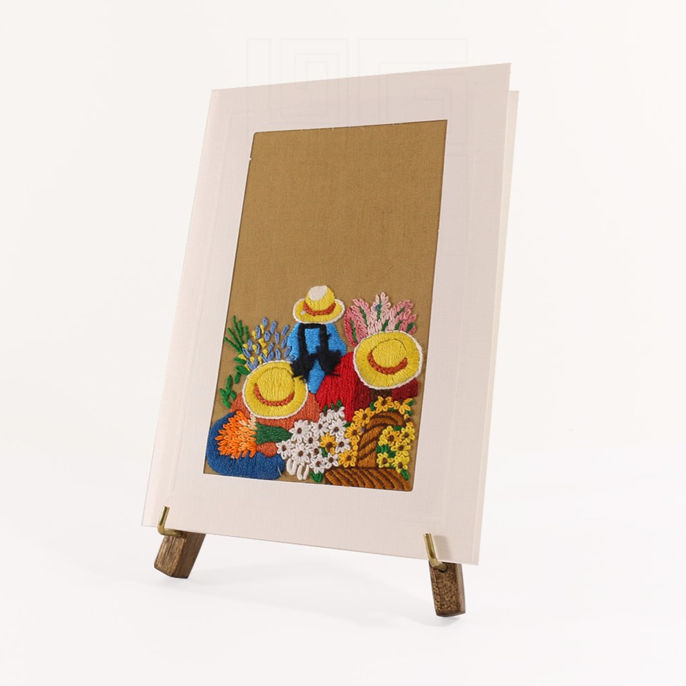 TARJETA MUJER RECOGIENDO